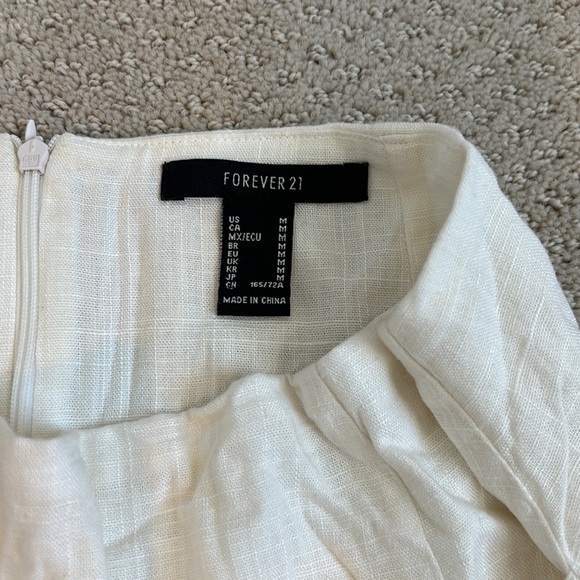 NEVER WORN Forever 21 Skirt - Picture 3 of 4